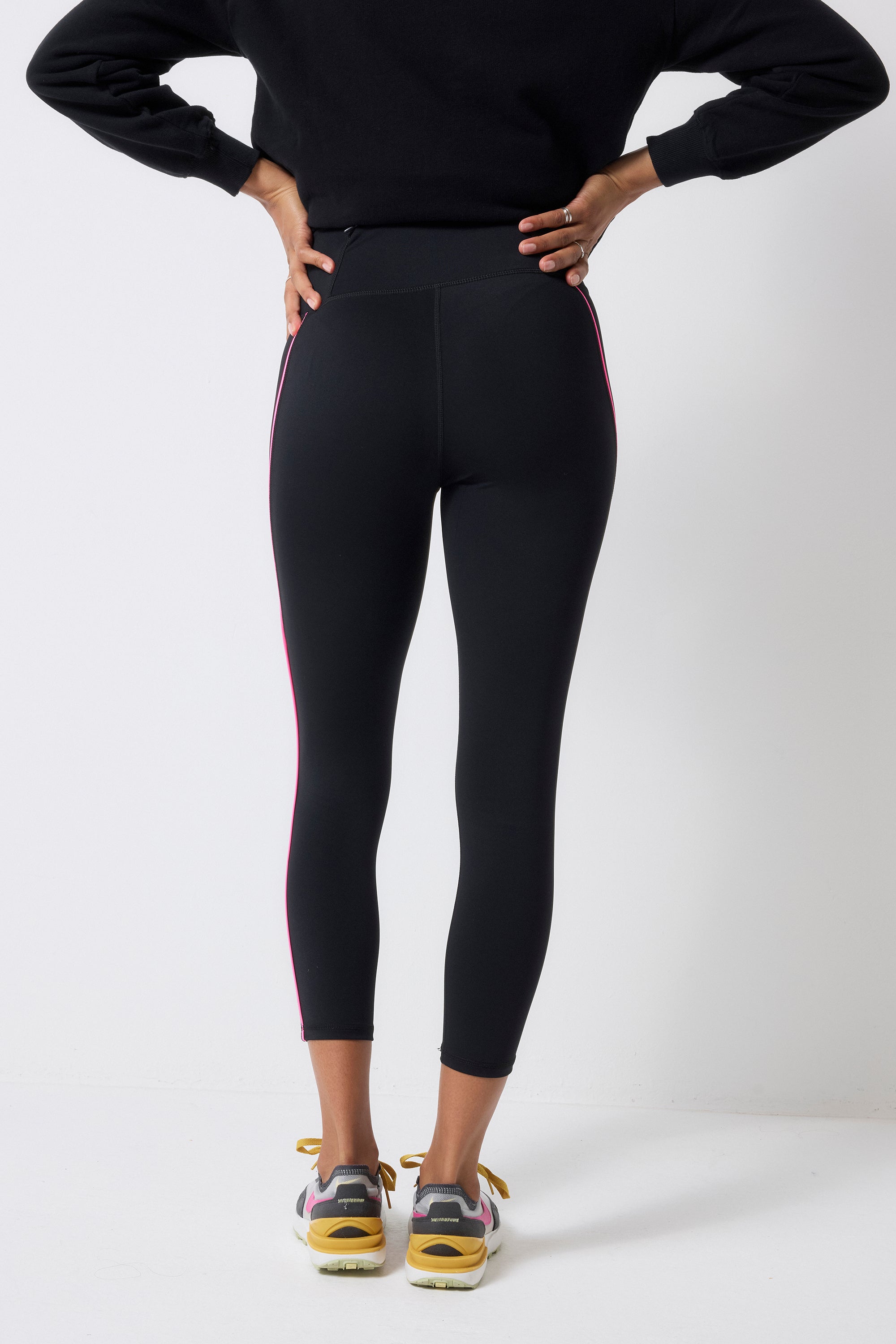 SCAMPANDDUDE_ECOM_DAY_19_12714