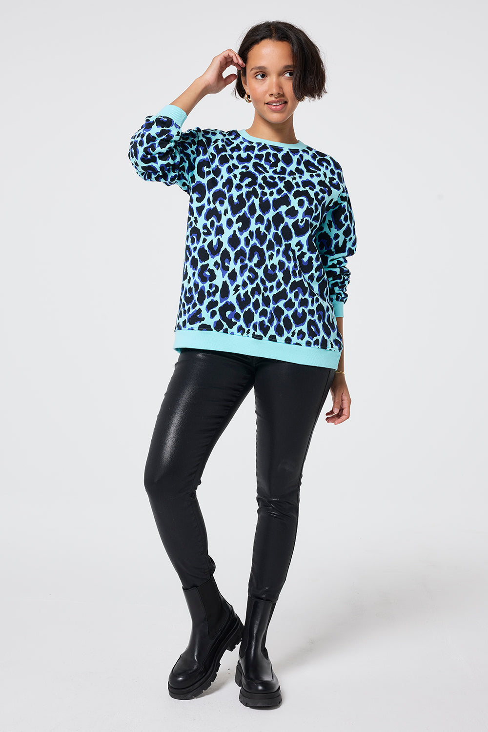 Black and blue sweatshirt online