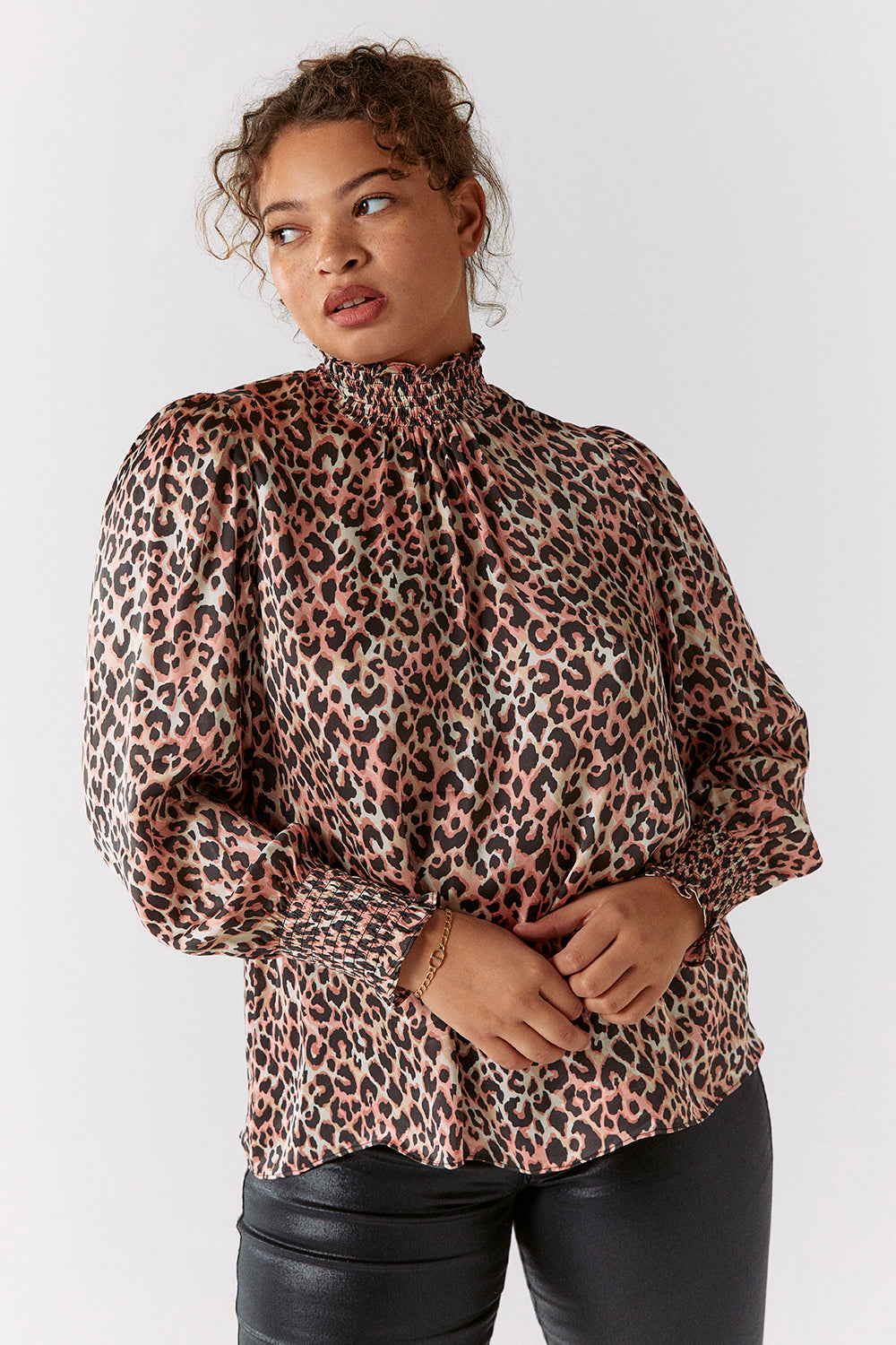 High neck leopard top best sale